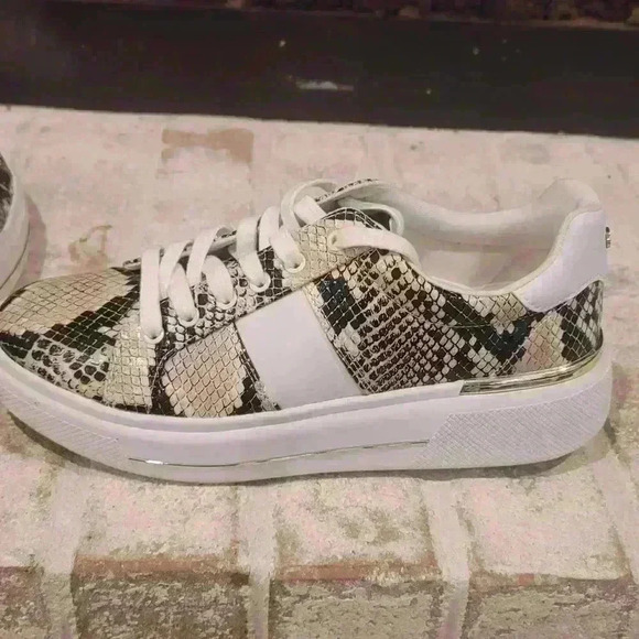 Marc Fisher Drea Platform Sneakers - Picture 4 of 13